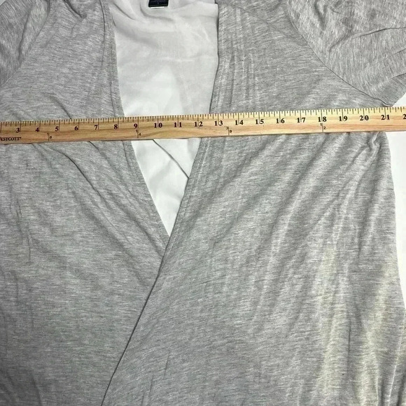 Torrid lightweight open front cardigan gray white size 1 long sleeve casual - Picture 8 of 8